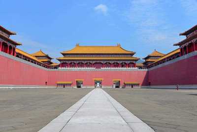 故宫为什么坐北朝南但偏了方向