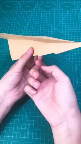 美国人玩折纸飞机视频下载