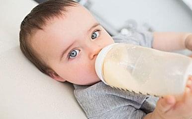 23天的宝宝一顿喝多少奶