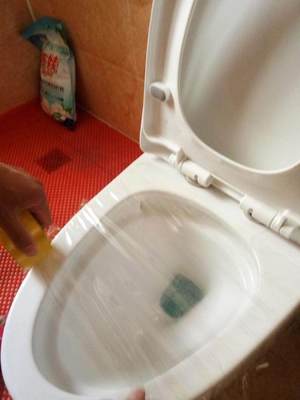 硬物堵住马桶怎么疏通