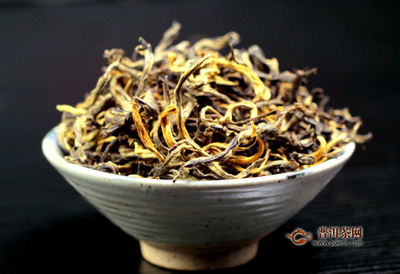 红茶泡脚的功效与作用
