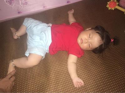 5个月不会翻身正常吗