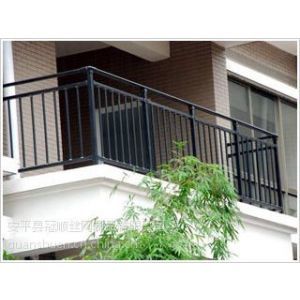 装修阳台安全网如何固定