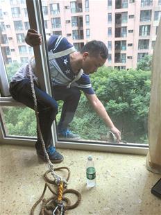 厨房铸铁管 漏水怎么办