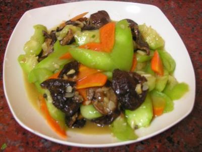 新鲜香菇炒丝瓜