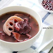 莲藕瘦肉汤放香菇红枣