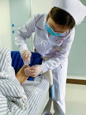 孕妇剪脚趾甲