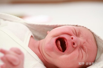 刚出生宝宝一直哭