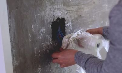 与地板绝缘会触电吗