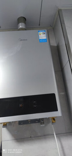 恒温热水器费电吗