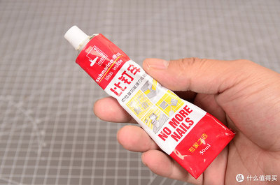 免钉胶可以粘瓷砖吗