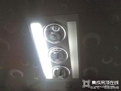 吊顶小圆孔灯怎么拆