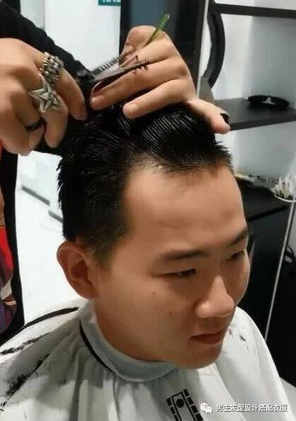 男生脸胖适合什么发型