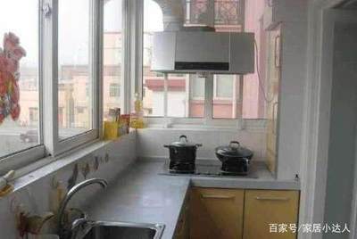厨房阳台窗户怎么开