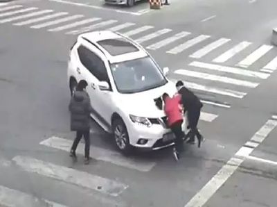 做梦梦到自己开车撞车