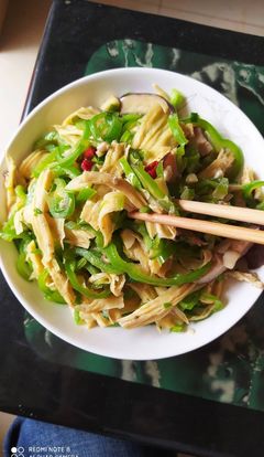 香菇鸡蛋炒腐竹