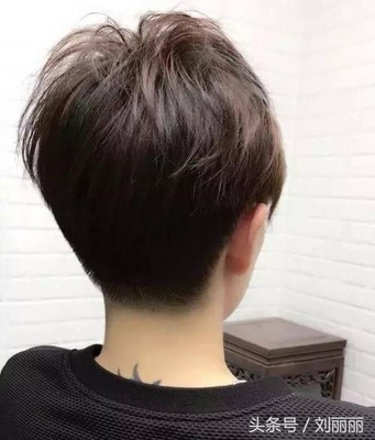 平脑勺适合什么发型