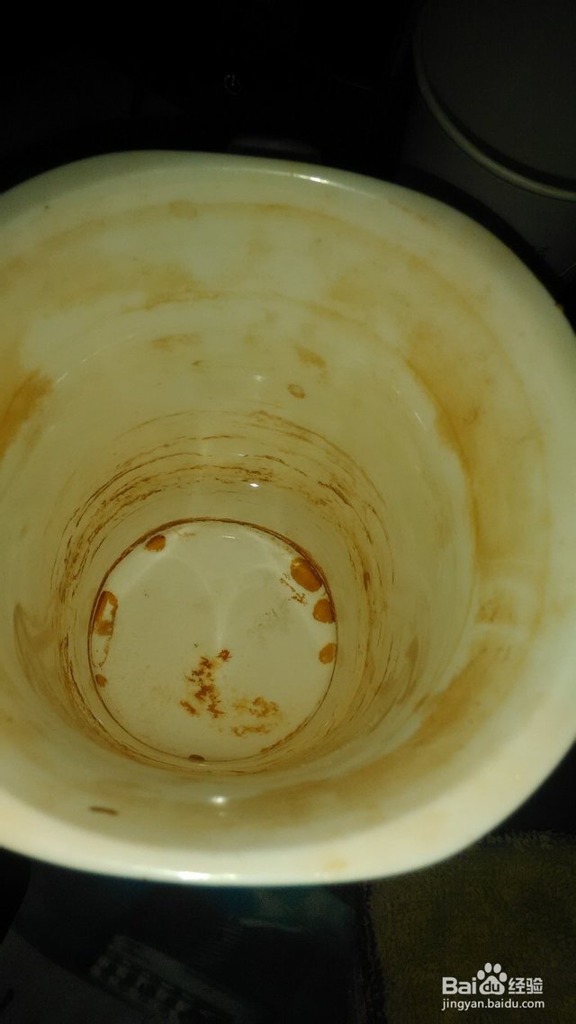 如何去除玻璃杯子里的茶垢