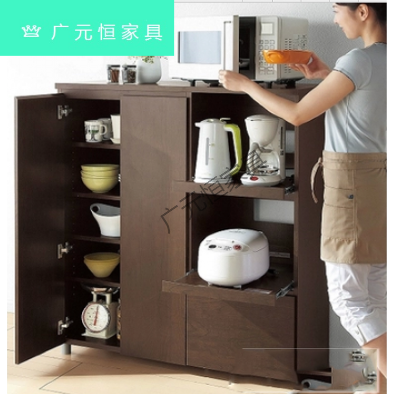 厨房餐边柜中间放电饭煲