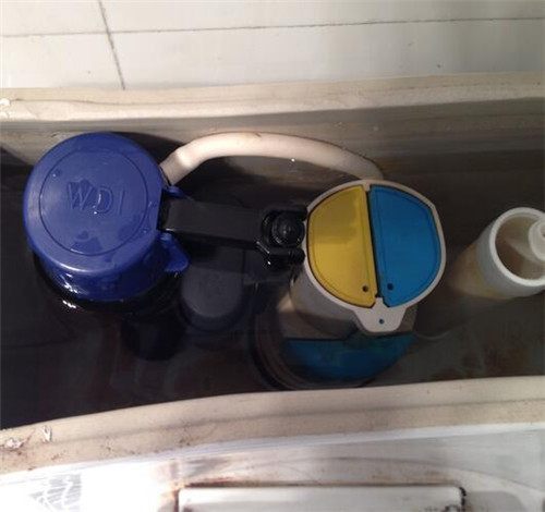 马桶里面漏水