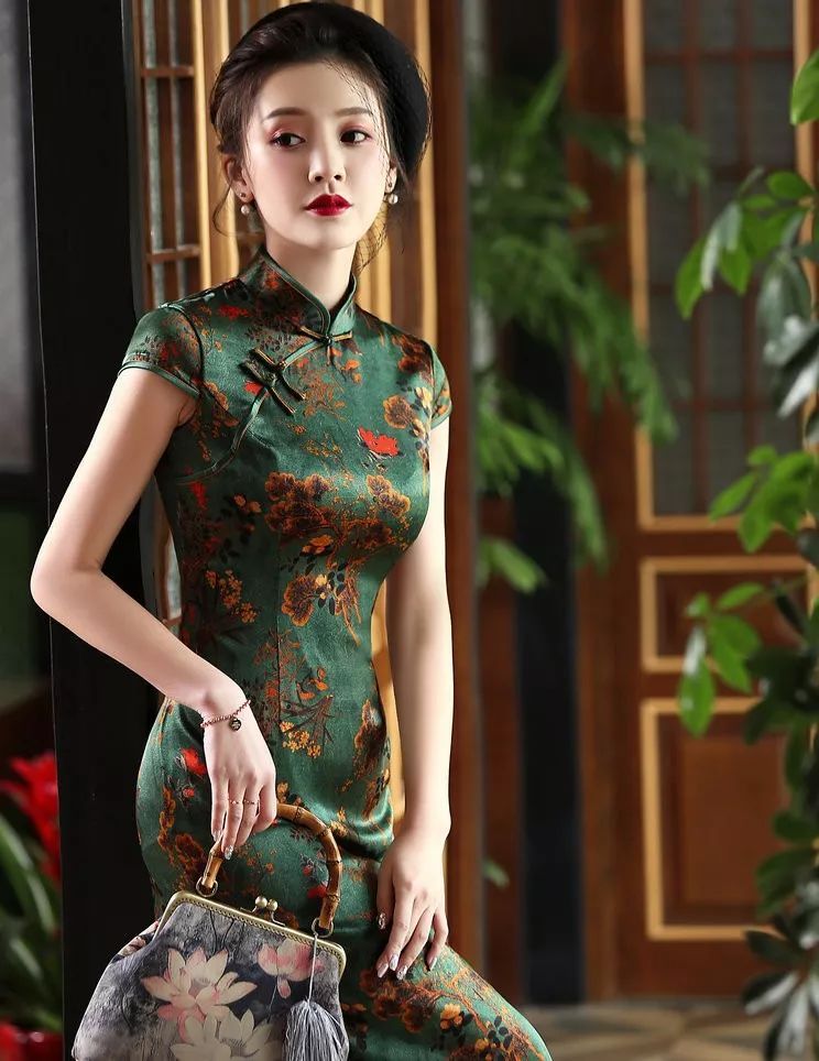 旗袍是左襟压右襟还是右襟压左襟?