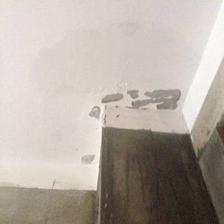 厨房屋顶靠近烟道渗水