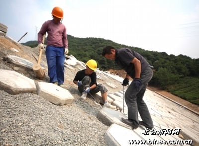 水库除险加固的技术难点（坝体渗漏问题频发，地质勘测工作缺乏针对性，水库抗震加固新技术） 结构框架施工 第5张