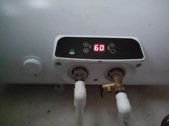 热水器排污口在哪