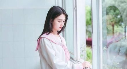 天生桃花命的生肖女
