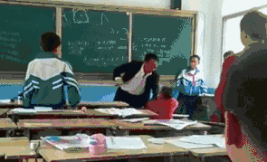 老师打学生犯不犯法