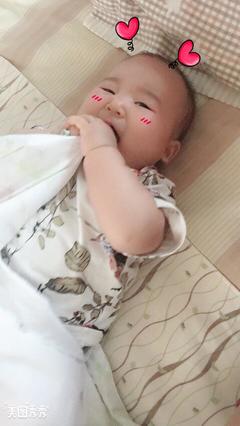 三个月宝宝老吐唾沫怎么回事