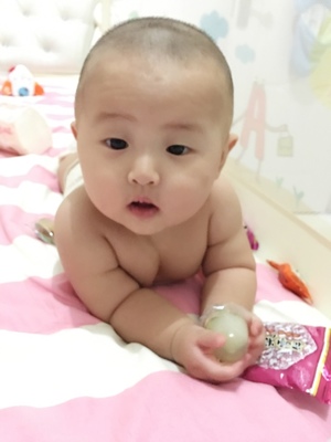七个月宝宝不会坐正常吗