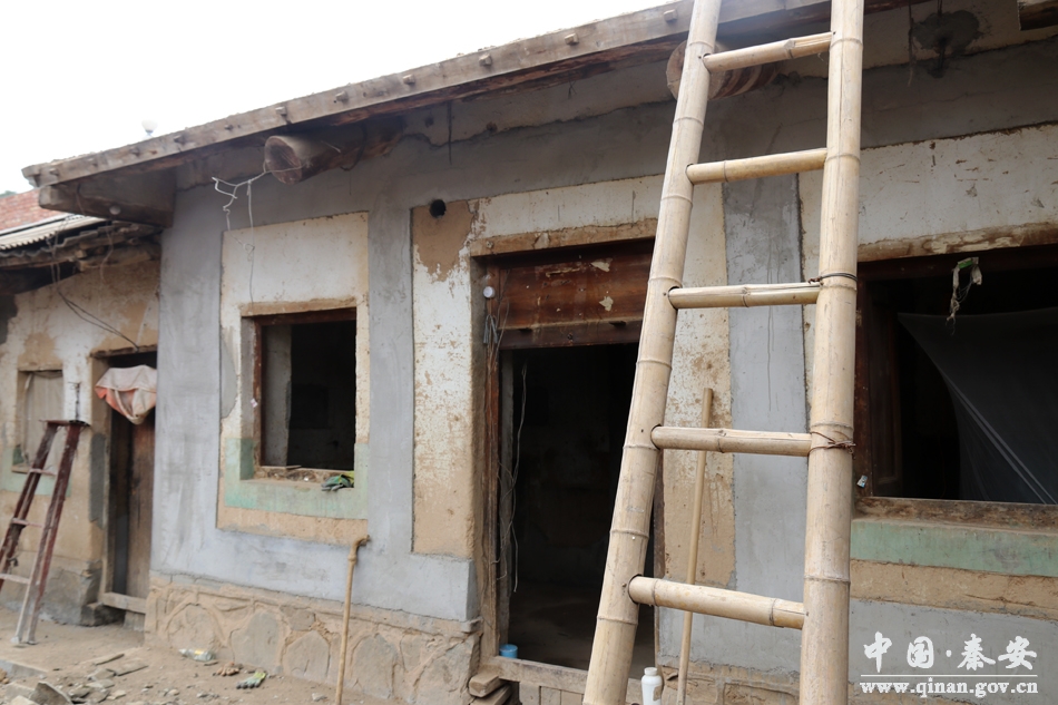 钢结构的防腐涂料施涂顺序是（钢结构的防腐涂料施涂顺序的原则是）