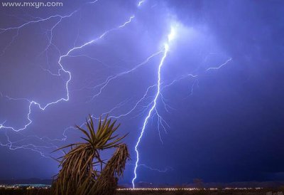 周公解梦梦到狂风暴雨