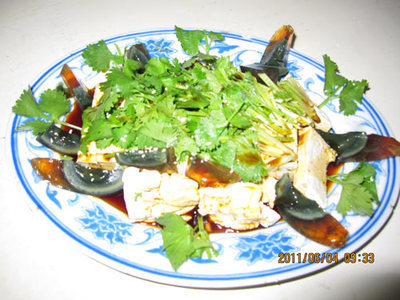 凉拌皮蛋豆腐怎么做