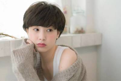 齐刘海短发发型女