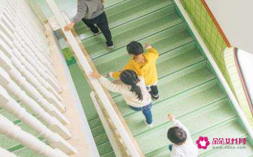 孕妇梦到下楼梯