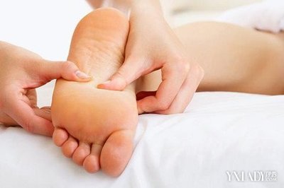 脚底板热是怎么回事