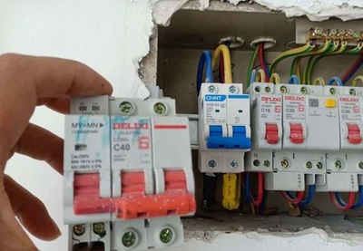 厨房开关跳闸在哪