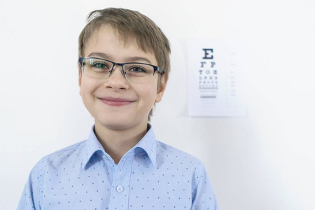 9岁女孩视力标准是多少钱