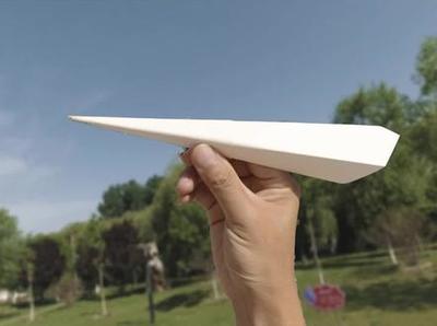 飞100米的纸飞机