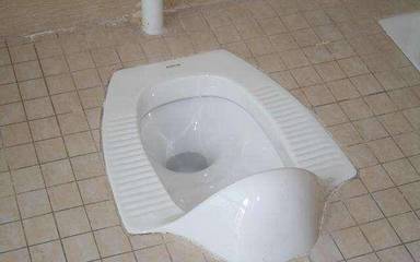 马桶上水管堵了怎么办