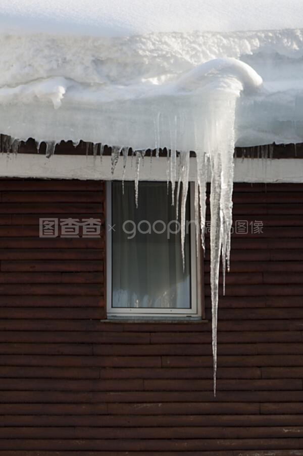 室内窗户结冰怎么回事