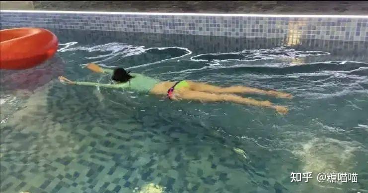 怀孕几个月可以游泳