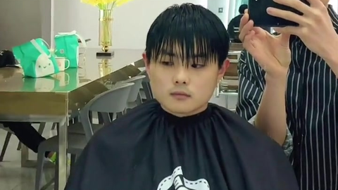 男胖子烫头发型