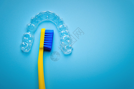 蓝色塑料牙套