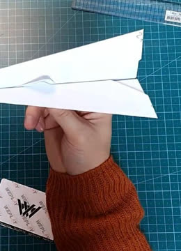 酷帅折纸飞机教程视频下载