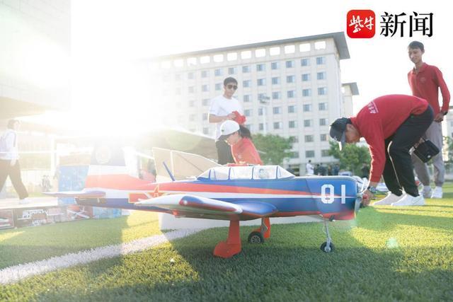 中国最厉害的纸飞机杂技纸飞机