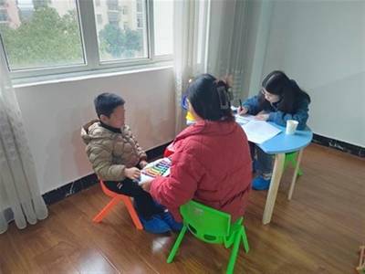 镇江治疗孤独症哪家好些