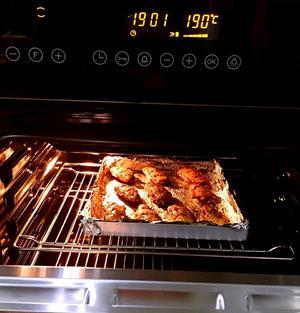 烤箱烤鸡翅温度和时间应该调多少